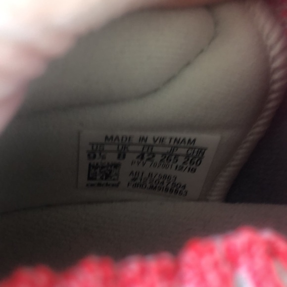 Adidas Women’s UltraBoost Uncaged - Picture 7 of 8